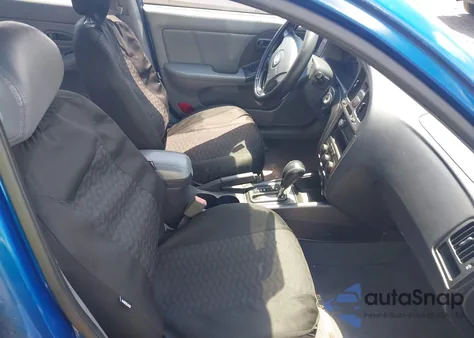 2004 Hyundai Elantra Gt z USA, uszkodzony, nr VIN KMHDN56D14U128168